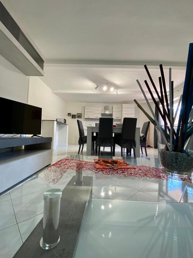 Sofi House-Appartamento In Villa Con Piscina Scafati Buitenkant foto